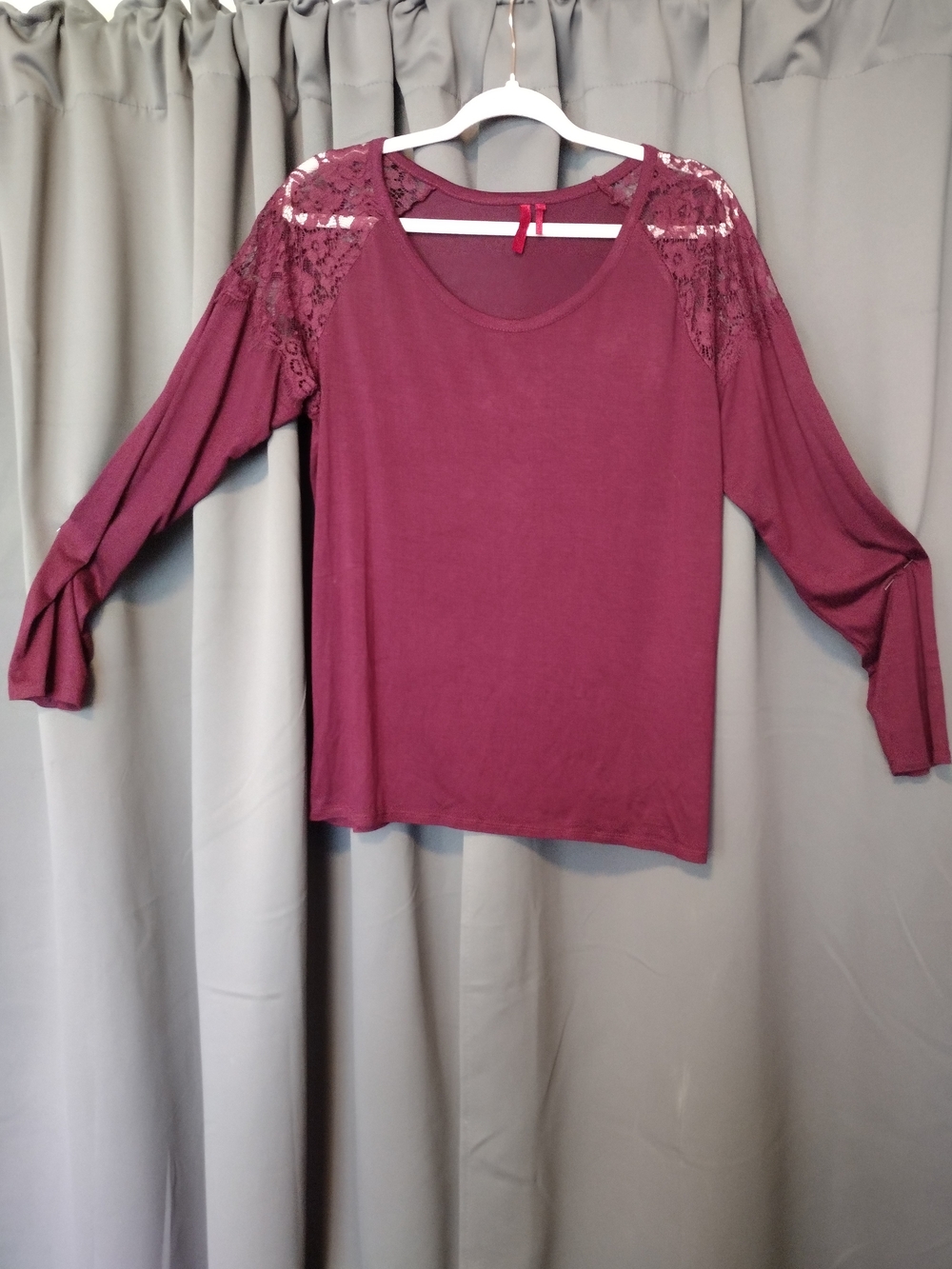 Love Scarlett Women's Lace-Shoulder Long Sleeve Top - Burgundy